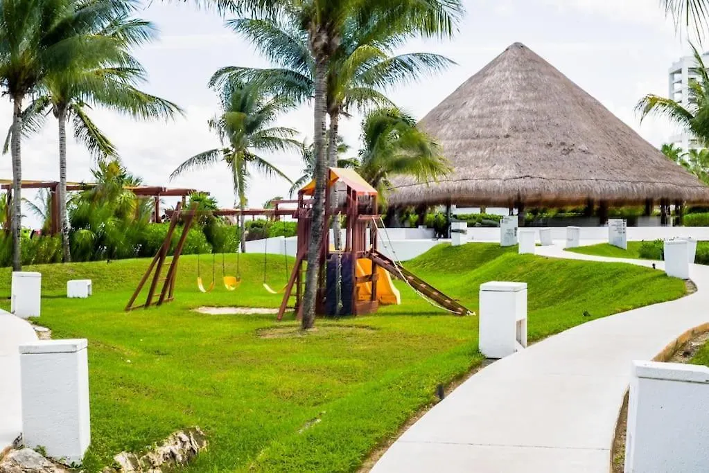 Punta Me Luxury Apartment Beach Front Condo Amara Cancun
