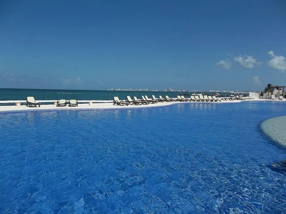Punta Me Luxury Apartment Beach Front Condo Amara Cancun