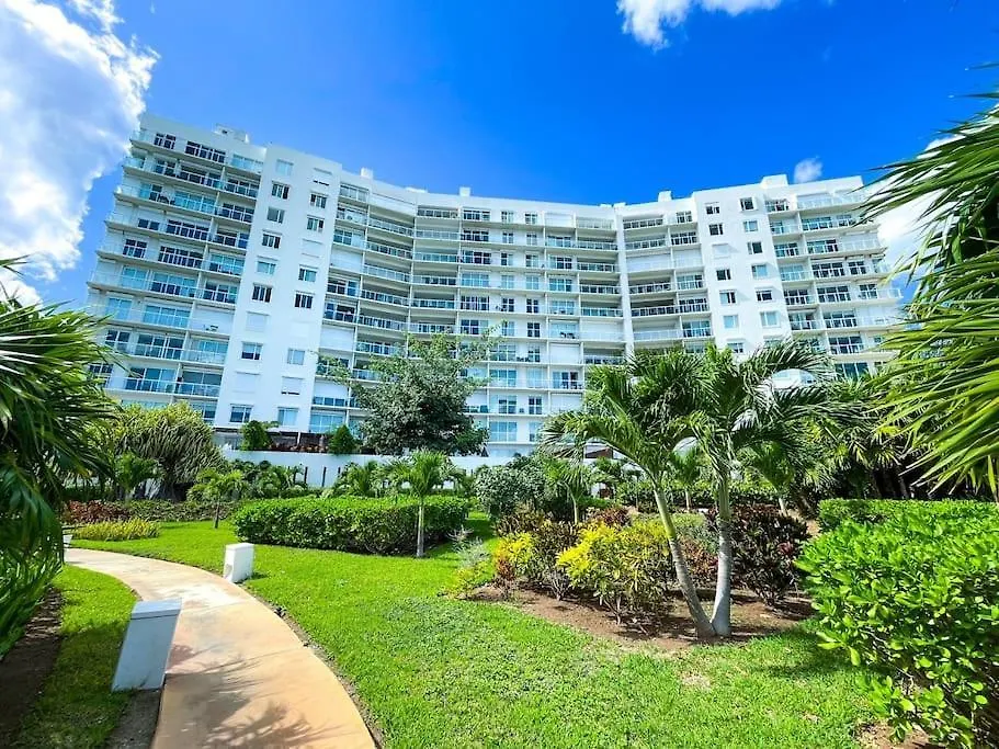 Punta Me Luxury Apartment Beach Front Condo Amara Cancun 0*,  Mexico