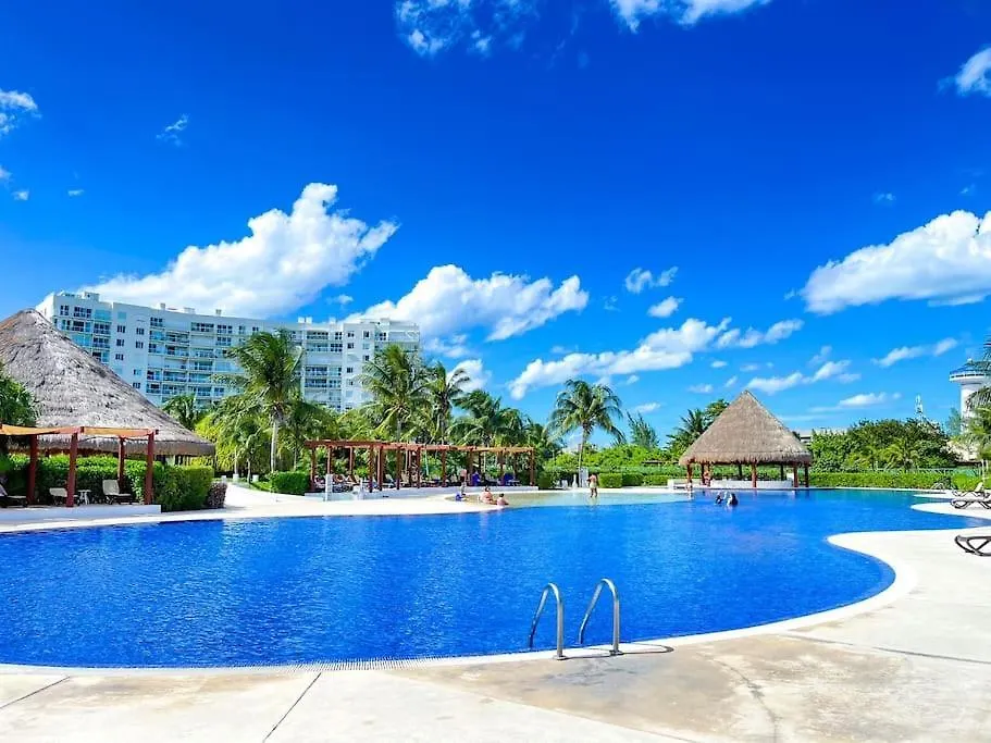 Punta Me Luxury Apartment Beach Front Condo Amara Cancun 0*,
