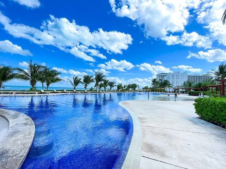 Punta Me Luxury Apartment Beach Front Condo Amara Cancun 0*,  Mexico